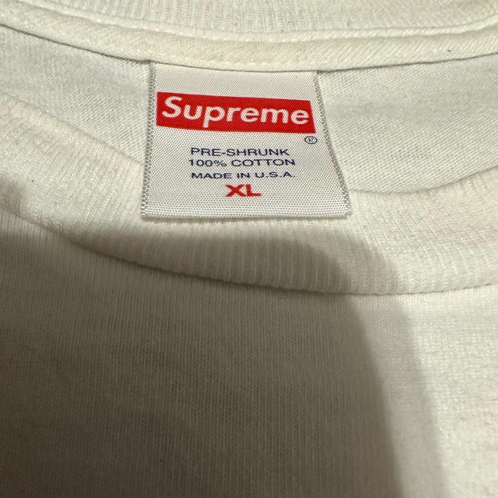Supreme - Picture 3 of 3